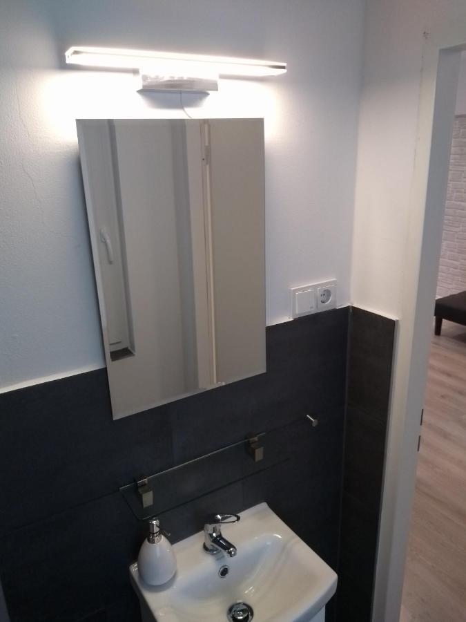 City-Apartment Spreeufer Im Herzen Berlins Exterior foto